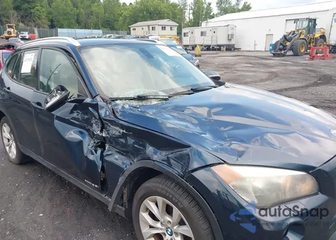 2014 BMW X1 xDrive28I z USA, uszkodzony, nr VIN WBAVL1C5XEVY18241